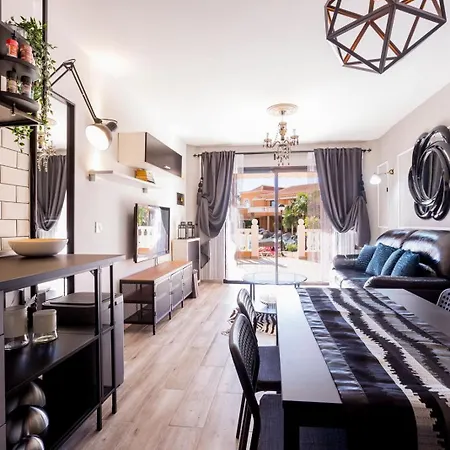 Beachfront Bliss - Tenerife Royal Gardens Apartment