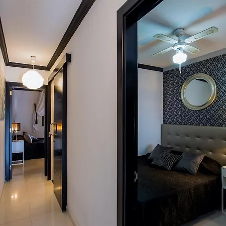 Apartment Beachfront Bliss - Tenerife Royal Gardens Playa de las Americas (Tenerife)