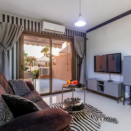 Apartment Beachfront Bliss - Tenerife Royal Gardens Playa de las Americas (Tenerife)