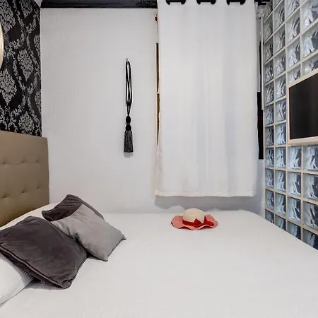 Beachfront Bliss - Tenerife Royal Gardens Apartment