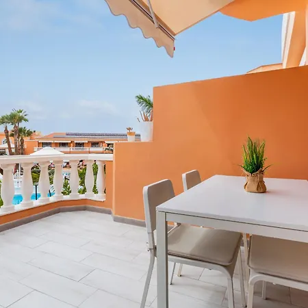 Beachfront Bliss - Tenerife Royal Gardens Apartament Playa de las Americas (Tenerife)