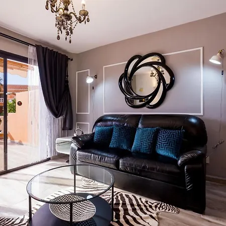 Beachfront Bliss - Tenerife Royal Gardens Apartment Playa de las Americas (Tenerife)