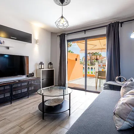 Apartment Beachfront Bliss - Tenerife Royal Gardens Playa de las Americas (Tenerife)