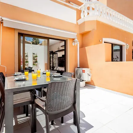 Beachfront Bliss - Tenerife Royal Gardens Apartment Playa de las Americas (Tenerife)