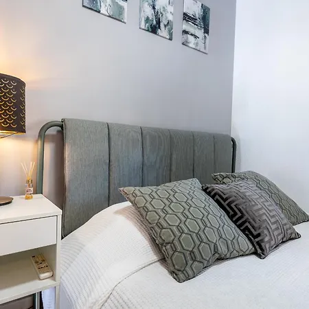 Apartment Beachfront Bliss - Tenerife Royal Gardens Playa de las Americas (Tenerife)