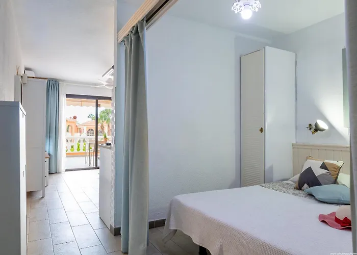 Beachfront Bliss - Tenerife Royal Gardens Apartman